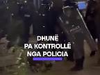 Demonštranti v Prištine v strete s políciou, ktorá použila slzotvorný plyn