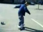 Mladý skateboardista 