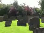 Duch na cintoríne v Lacock