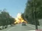 Výbuch bomby pri ceste