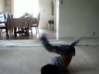 Osemročný breakdancer