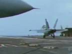 Nehoda lietadla F/A - 18 Hornet pri pristávaní na lodi