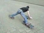 Trojitý skateboard