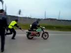 Ruskí policajti vs. motorka
