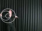 Kontaktné žonglovanie s kruhmi