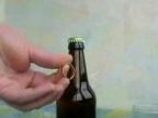 Ako otvoriť fľašu s prsteňom