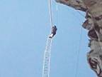 50-metrový povrazový rebrík na Beckovskom brale