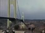 Kolaps mostu v Tacome USA