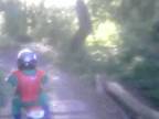 5 ročný motorkár a jeho cesta za zmrzkou.))