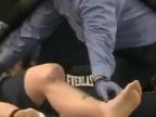 Nepríjemné zranenie počas MMA zápasu