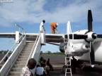 Tankovanie paliva do lietadla aeroliniek v Kongu