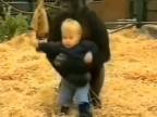 Hra gorily s dieťaťom