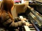 Connie Talbot - klavír
