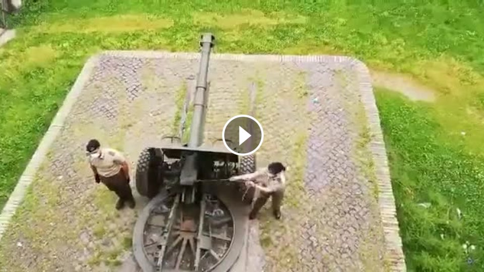 Výstrel z dela vždy na poludnie (Janiculum, Rím) - Mojevideo