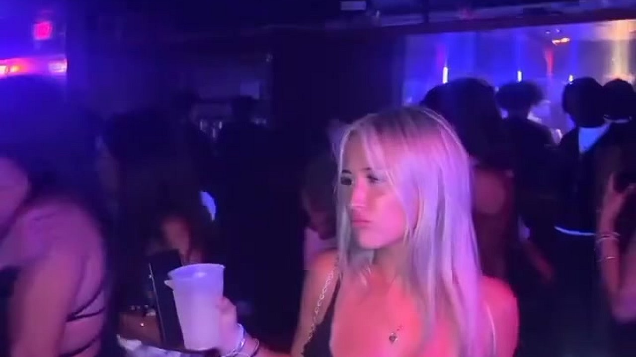 Chcel zapôsobiť na dievča na diskotéke - Mojevideo