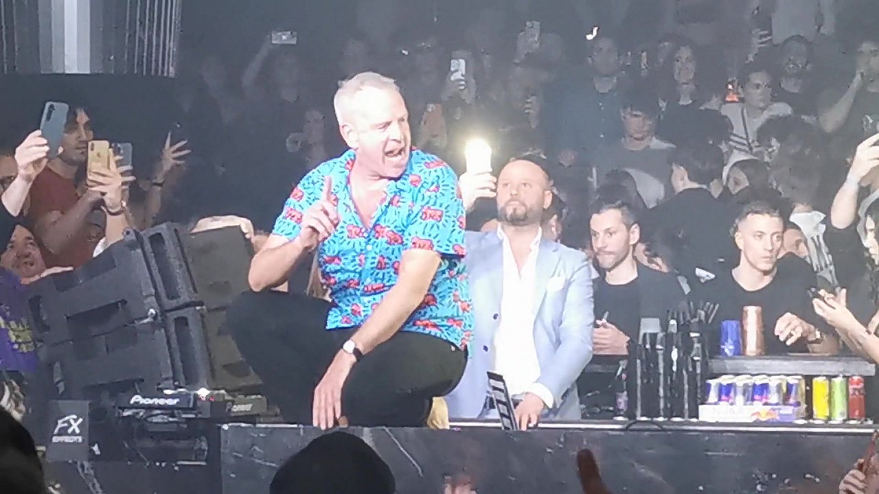 Fatboy Slim - Sinner Winner (Matis Club, Bologna, 02/2025) - Mojevideo