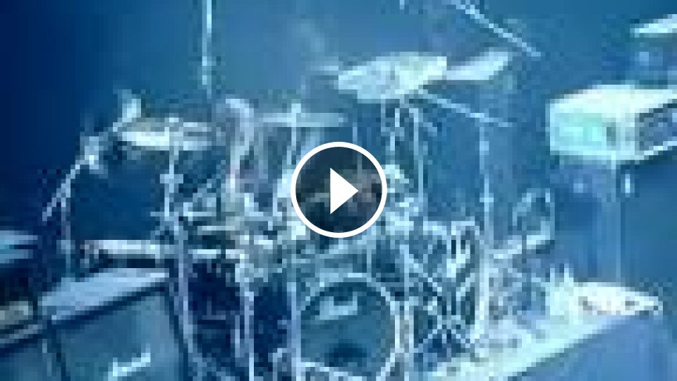 SAXON - Conquistador+drum solo (Fritz Randow) Wacken 2001 - Mojevideo