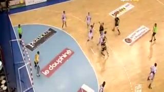 Gól nohou v hádzanej