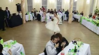 Harlem Shake mania zasiahla aj novomanželov :D