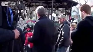 Vystrelil si z redaktora