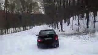 Chruno driftuje.