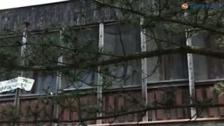 Istá obyvateľka terorizuje susedov