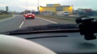 Ferrari predbehuje