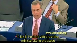 Nigel Farage v EU parlamente: „Ste obyčajní zločinci“