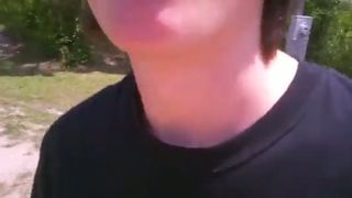 To je Debil