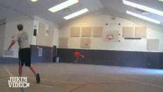 Basketbalový "headshot"