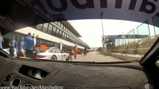 Lamborghini: 240 km/h a ľahká havária