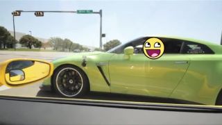 Ferrari Italia & Nissan GTR na semafore