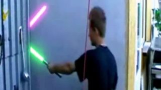 Bastianus vs Batterfloid - Duel so svetelnými mečmi