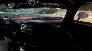 Když vás na závodech trefí něčí dveře ve 225 km/h...