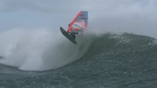 Windsurfovanie v Tasmánií (Red Bull Storm Chase 2013)