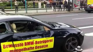 Rozbil BMW M6 kladikov a sekerou