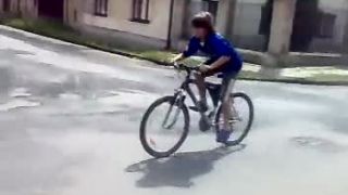 Trošku menší pád