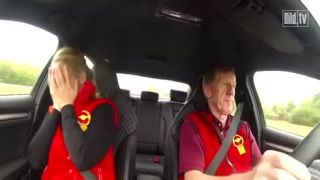 Žijúca legenda motoršportu previezla nemeckú moderátorku