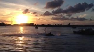 Flyboard pri zapde slnka