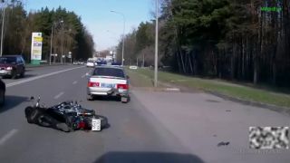 Narazila do policajtov