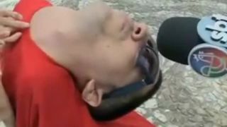 Vidí dozadu