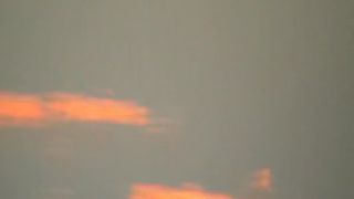 Jeden z UFO 'oblakov' nemá cely deň aby predstieral ... Wake U