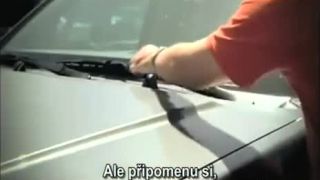Oci ja sa pozerám
