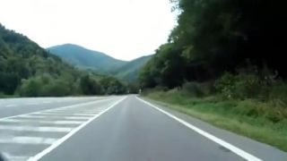 Okolo Strečna, cesta nebezpečná.