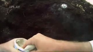 Laboratoř pro chlapy Jamese Maye 01x01
