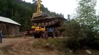Obrnené vozidlo vs. žeriav