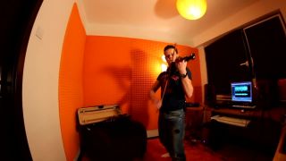 Tsunami V Podaní elektrického violončela