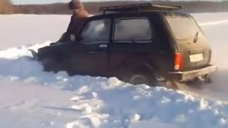 Ruský odhŕňač Niva 4x4