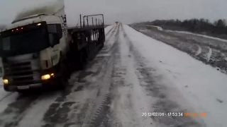 Za nehodou stál sneh a neposlušní vodiči