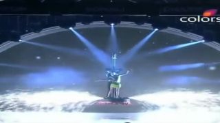 World Record Dance toto je normalne posdte sami dvaja deti ktori